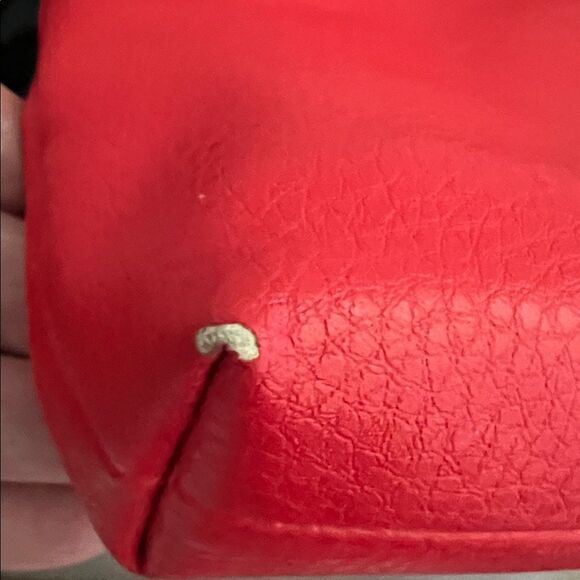 Anne Kline Red Traveler Crossbody - Picture 6 of 7